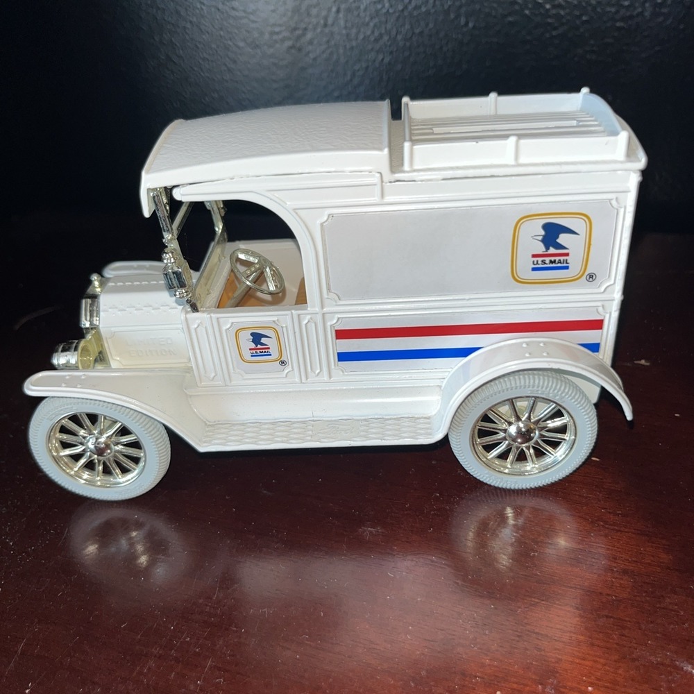 Ertl 1913 Ford Model T Van US Mail‎ Delivery Truck White Metal Coin Bank w/Key